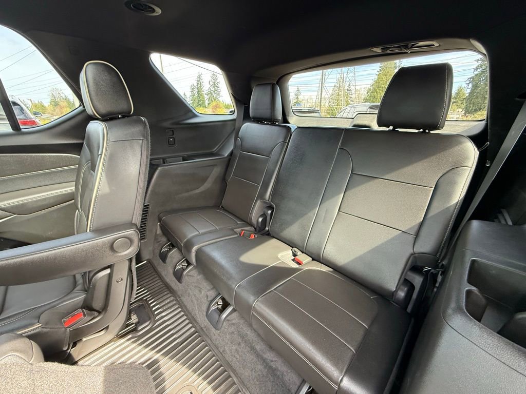 Used 2023 Chevrolet Traverse Premier w/ Redline Edition image 17