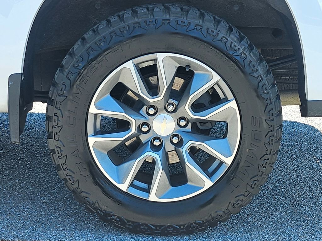 Used 2022 Chevrolet Silverado 1500 LT w/ Z71 Off-Road Package AWD/4WD image 14