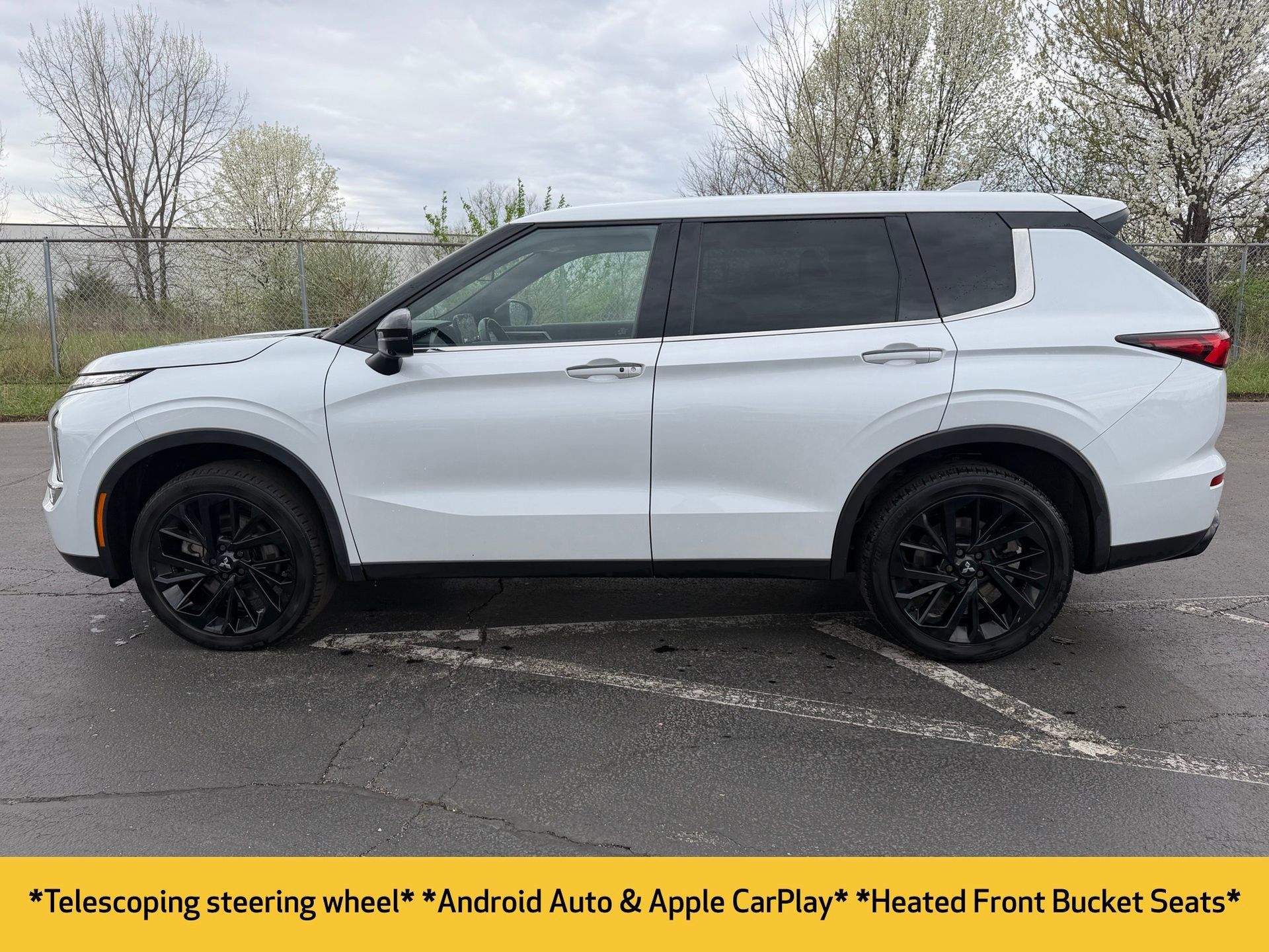 Used 2023 Mitsubishi Outlander SE Black Edition AWD/4WD image 9