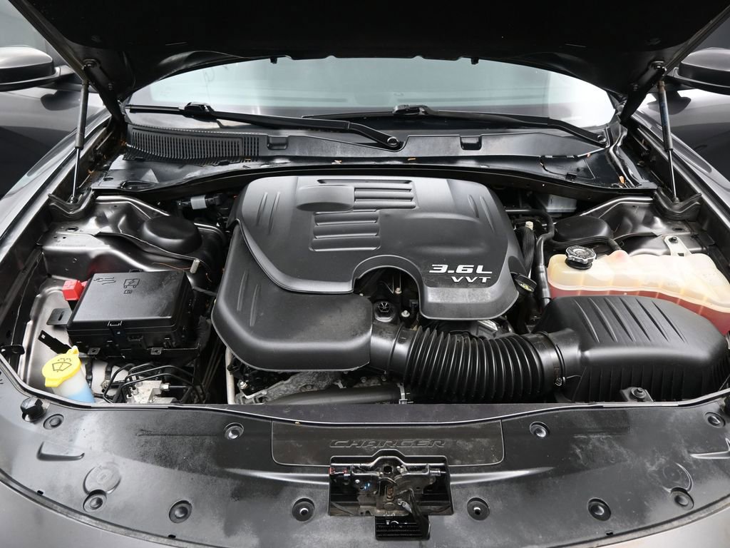 Used 2018 Dodge Charger GT image 32