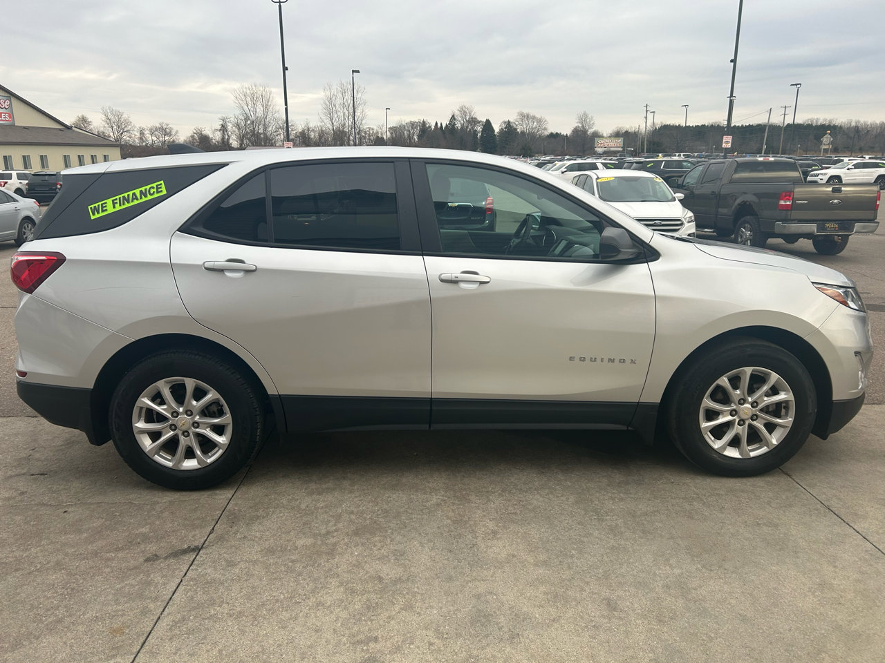 Used 2021 Chevrolet Equinox LS w/ LS Convenience Package image 4