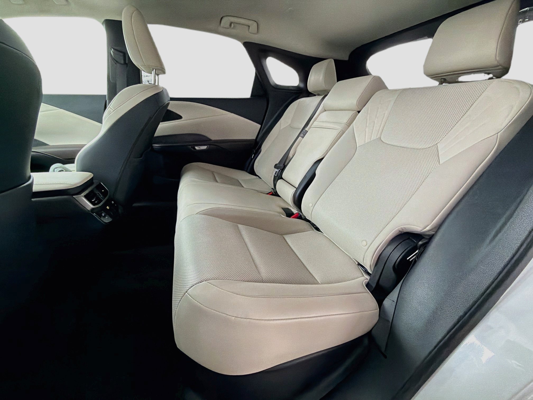 Used 2024 Lexus RX 350 Premium w/ Accessory Package (Z1) AWD/4WD image 27