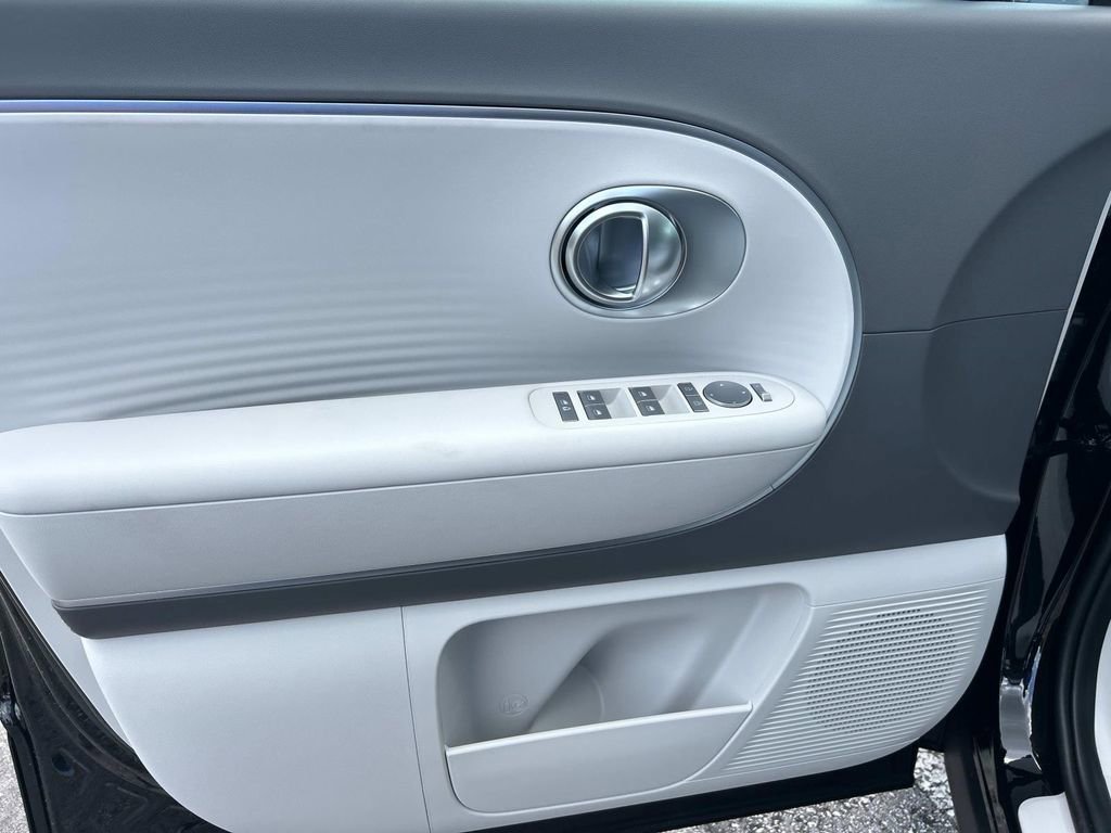 New 2026 Hyundai Ioniq 9 SE image 17