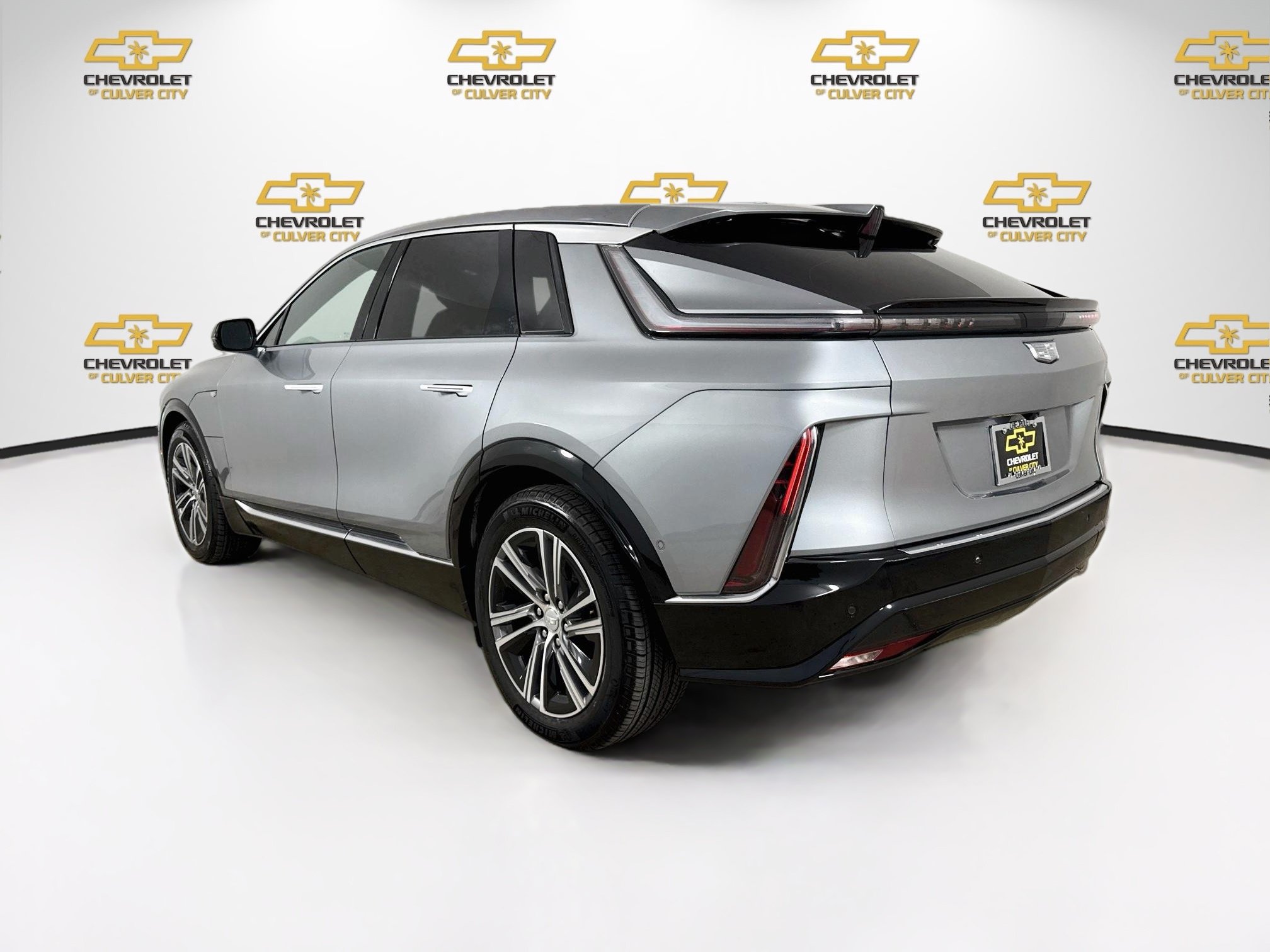 Used 2024 Cadillac Lyriq Luxury RWD image 6