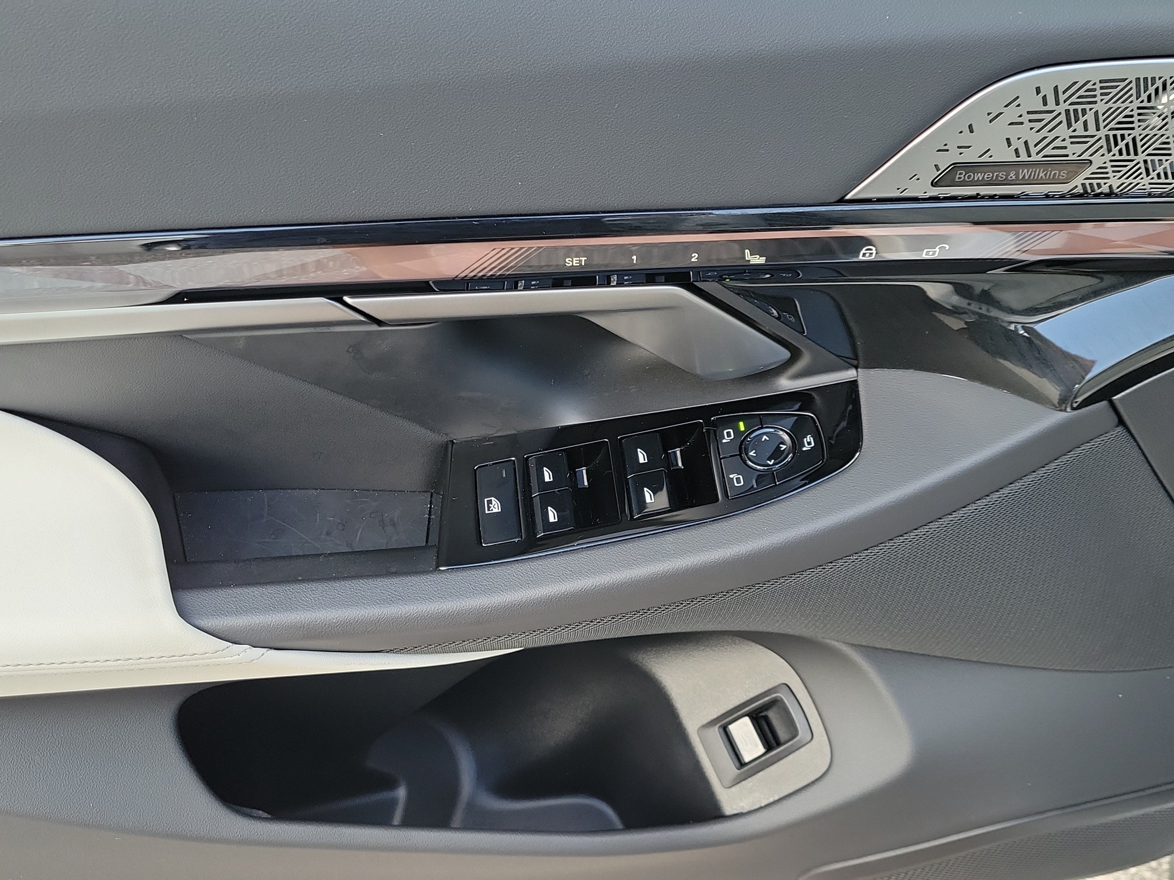 Used 2026 BMW i5 eDrive40 w/ Premium Package RWD image 17