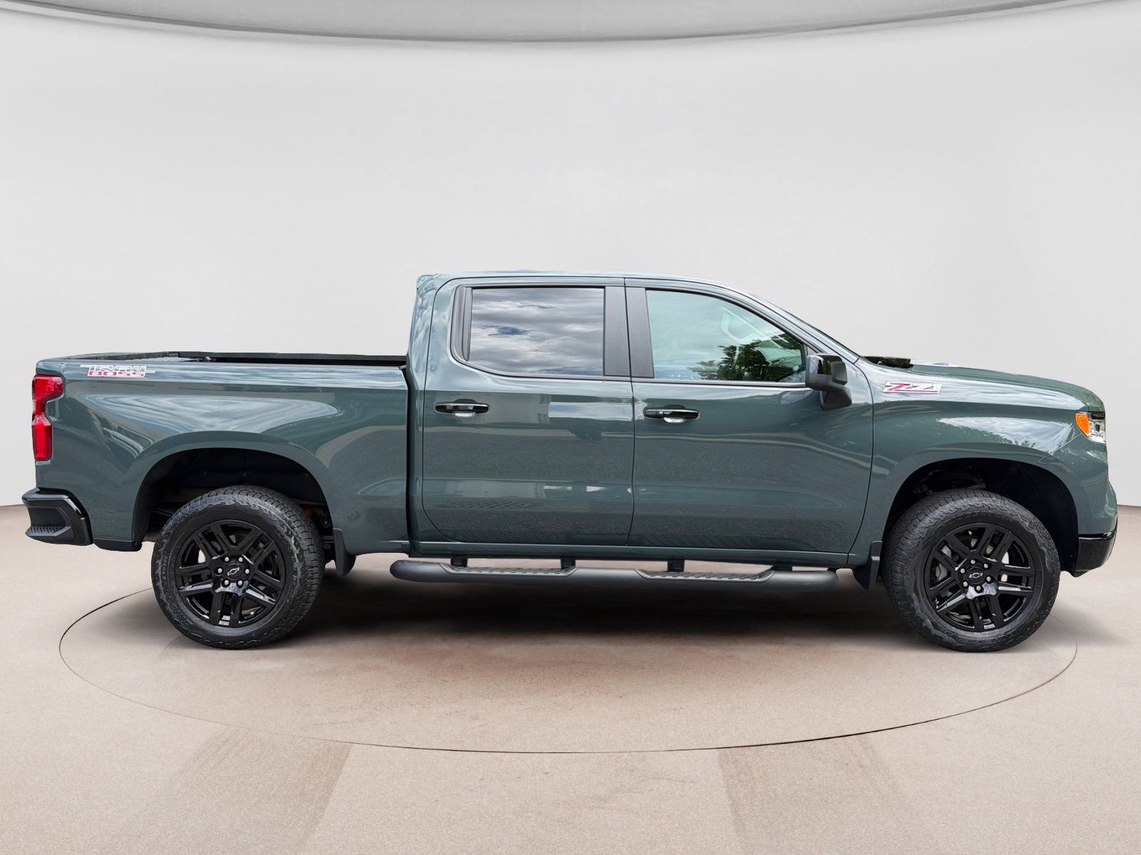 Used 2025 Chevrolet Silverado 1500 LT Trail Boss w/ Convenience Package II AWD/4WD image 6