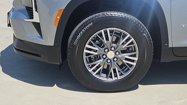 Used 2026 Chevrolet Traverse LT w/ Driver Confidence Package FWD image 33