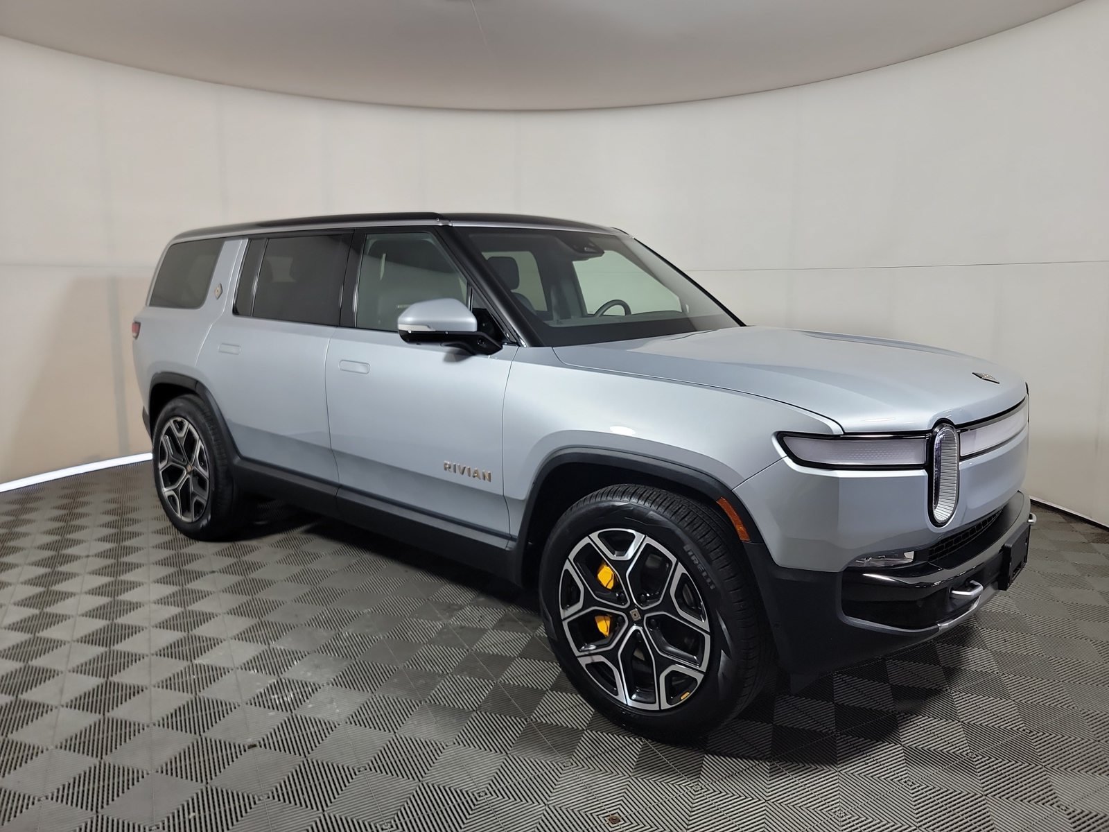 Used 2024 Rivian R1S Adventure Quad AWD/4WD image 7