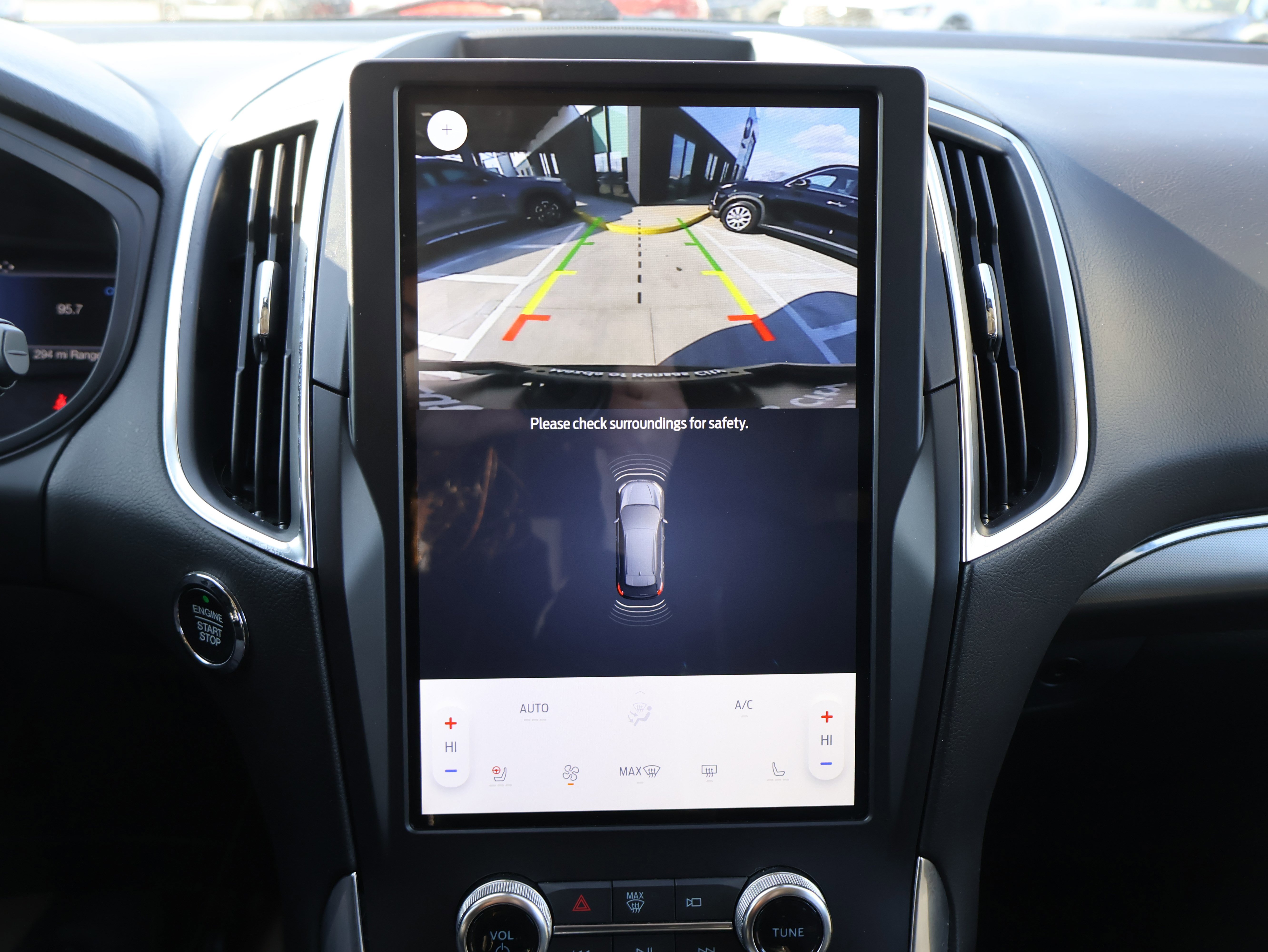 Used 2024 Ford Edge Titanium image 26