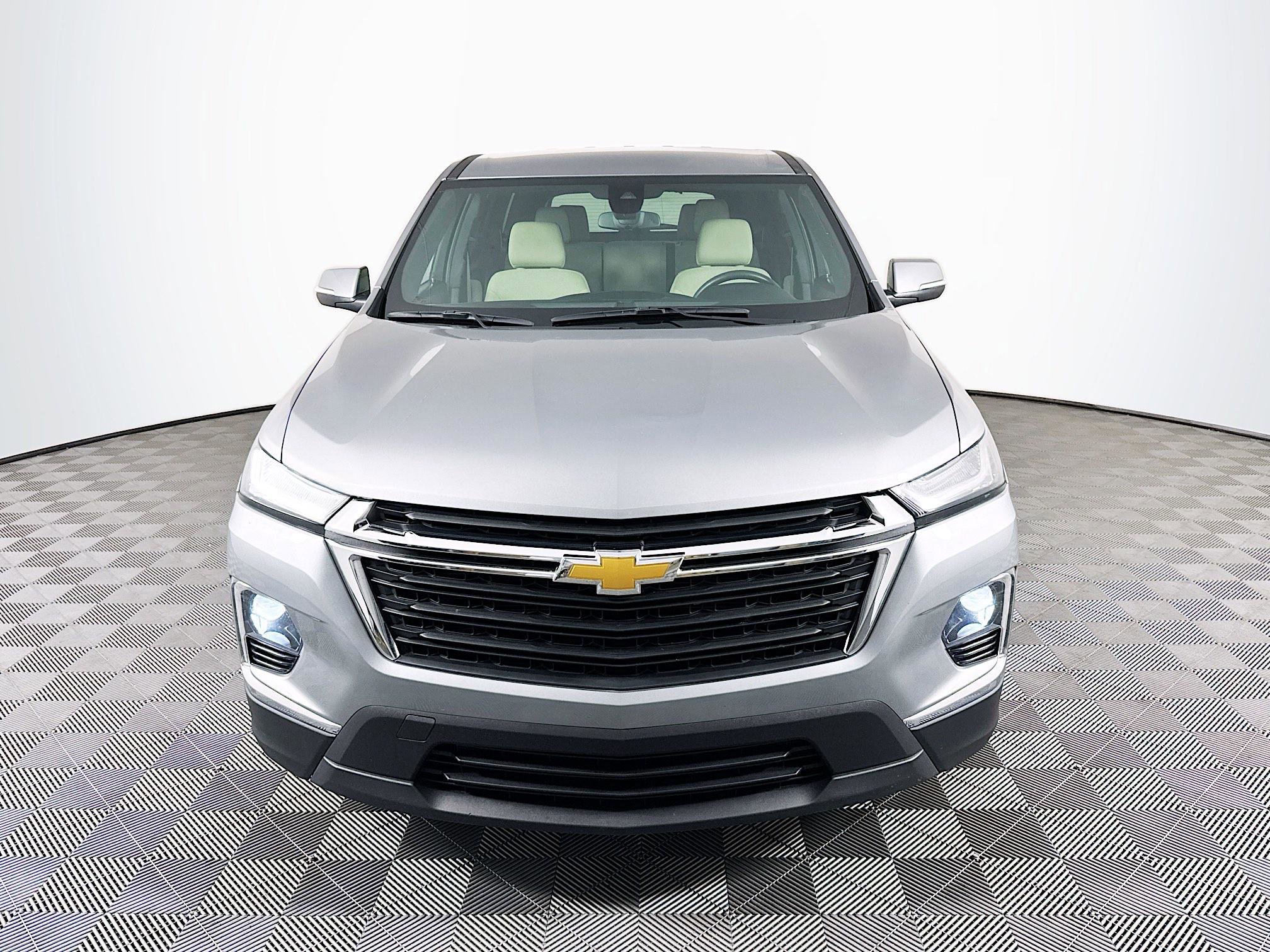 Used 2024 Chevrolet Traverse LS w/ Safety Package image 2