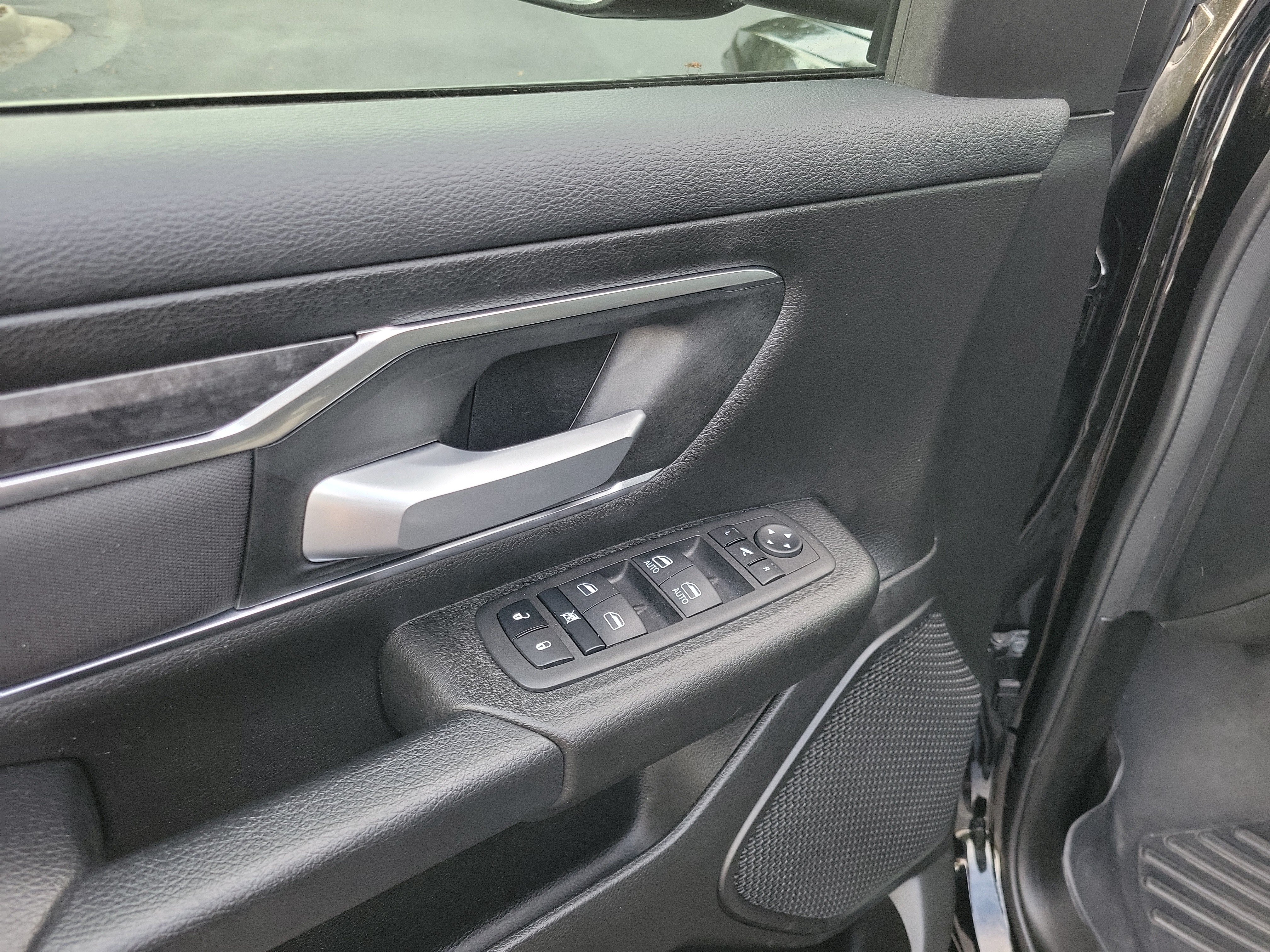 Used 2024 RAM 1500 Big Horn AWD/4WD image 11