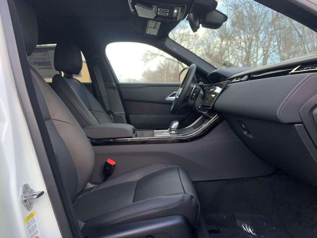 New 2026 Land Rover Range Rover Velar Dynamic SE image 15