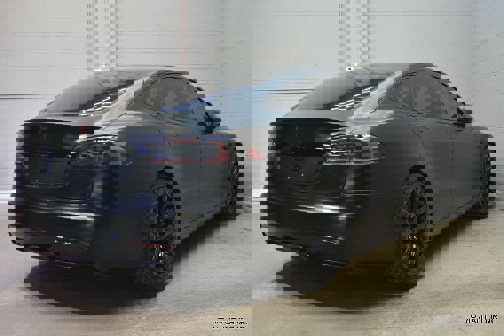 Used 2021 Tesla Model S Plaid image 4