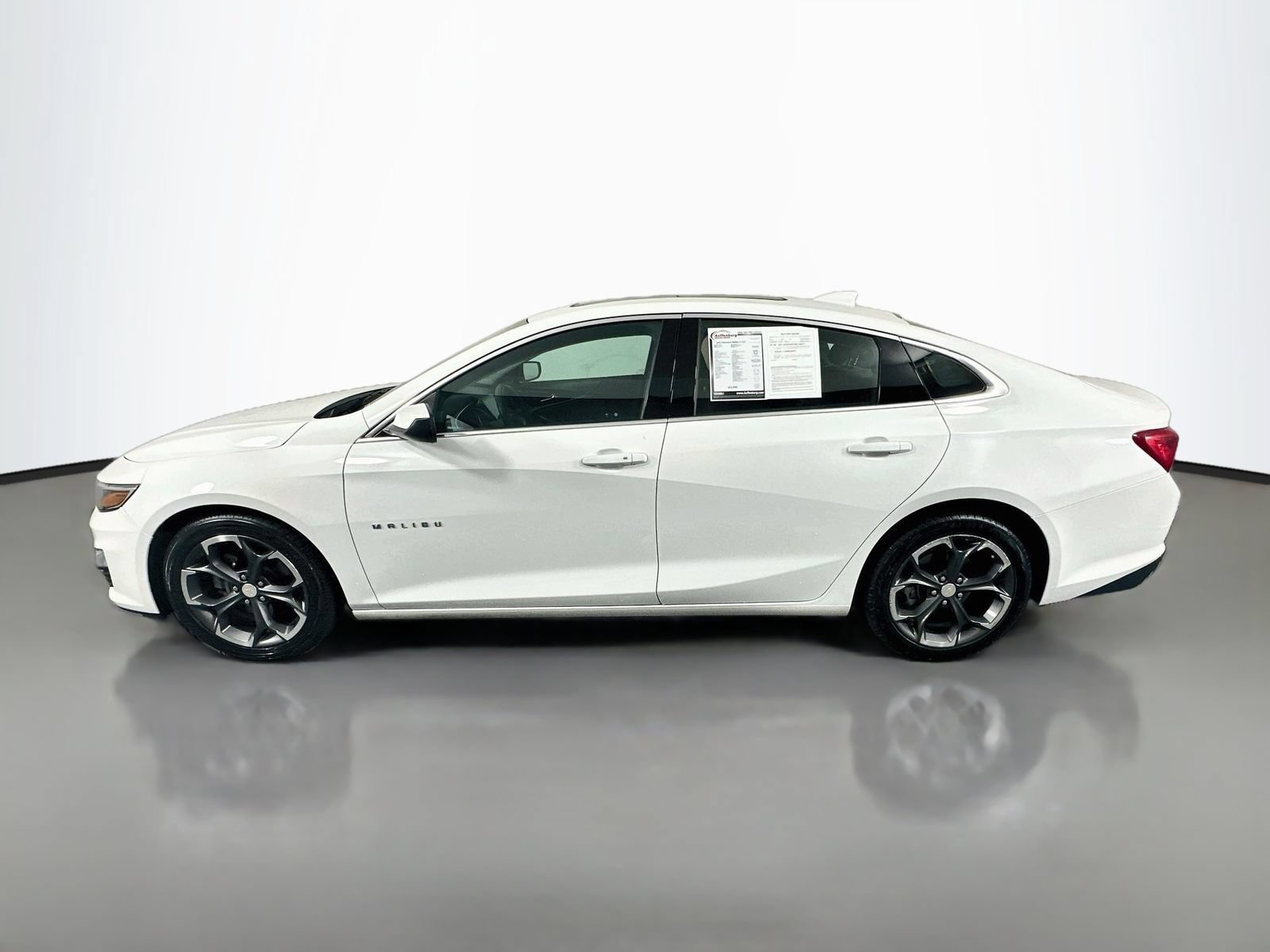 Used 2023 Chevrolet Malibu LT FWD image 4