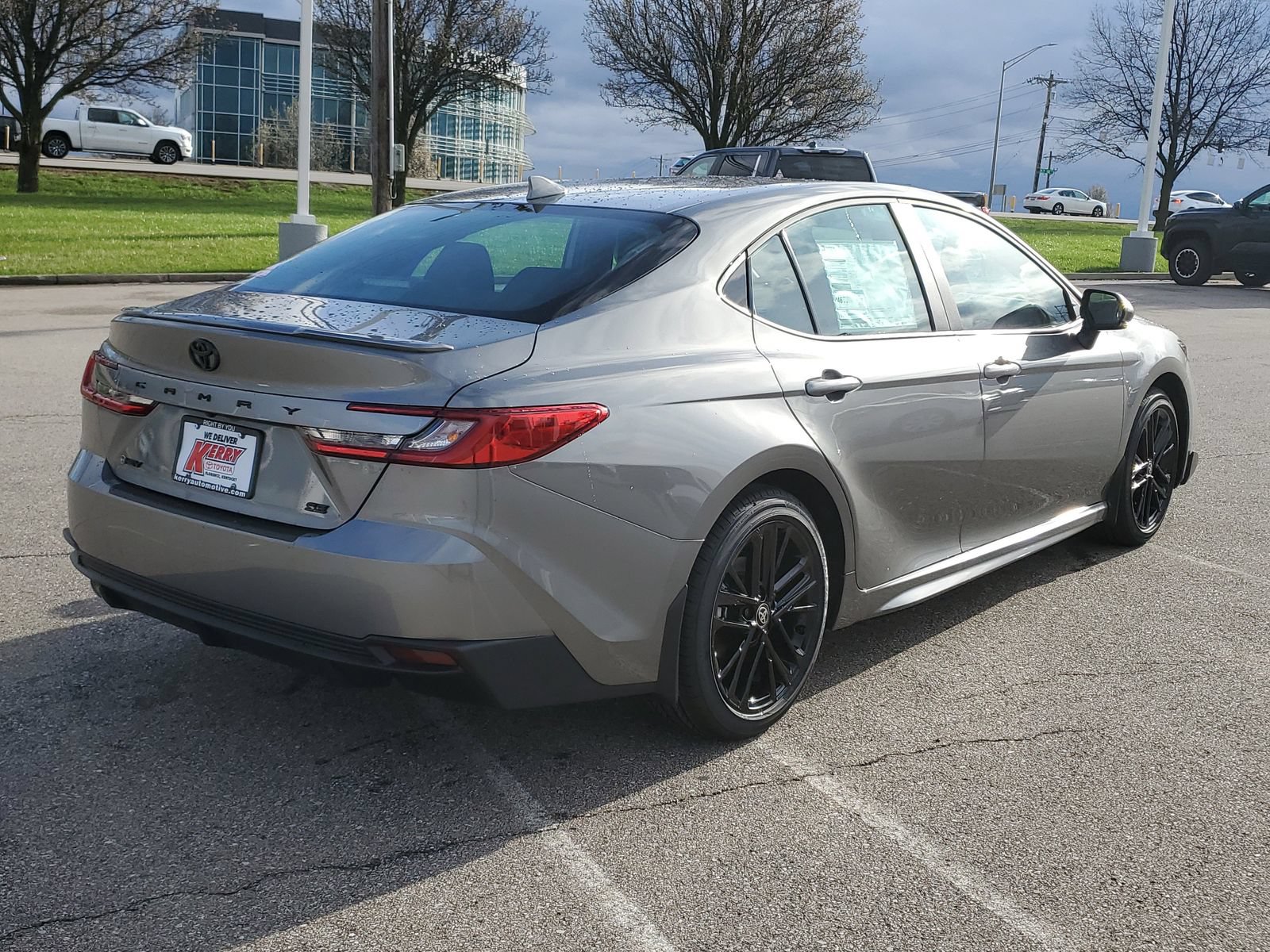 New 2026 Toyota Camry SE w/ Convenience Package FWD image 4