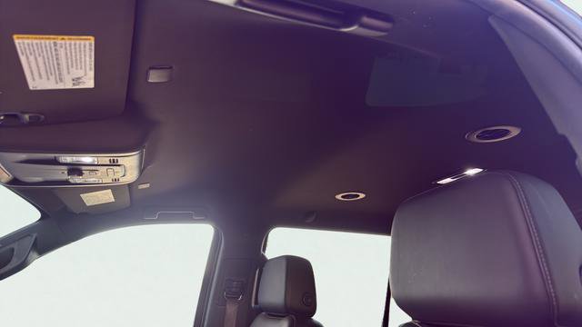 Used 2024 Chevrolet Suburban LT image 14