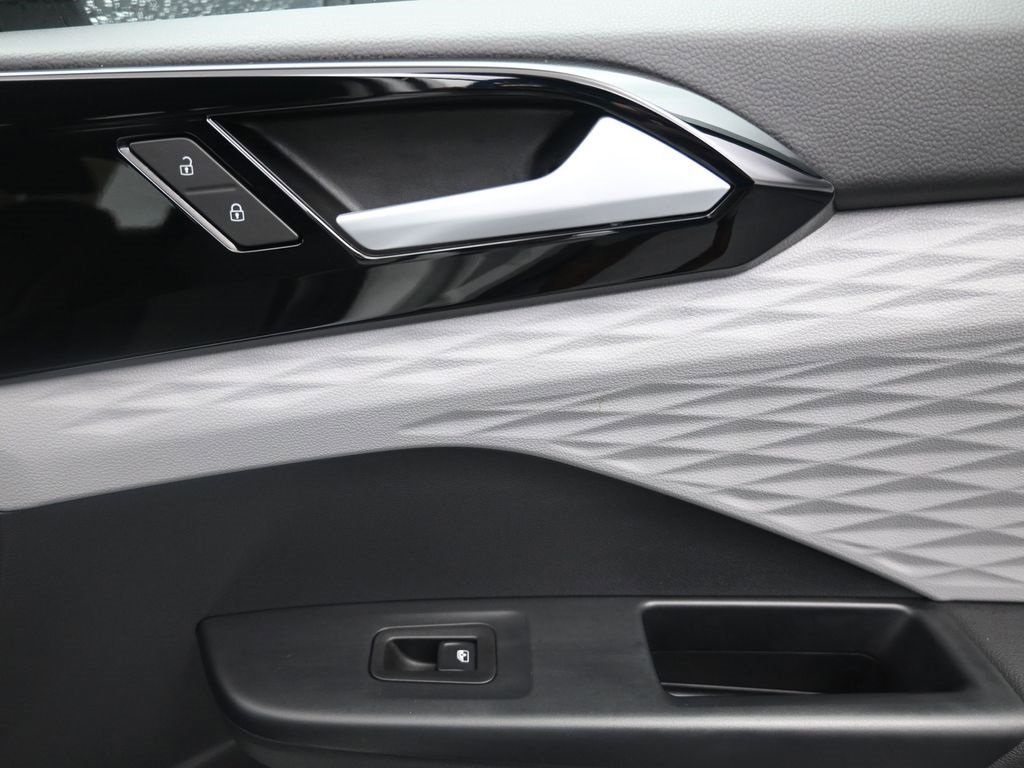 Used 2022 Volkswagen Taos S image 30