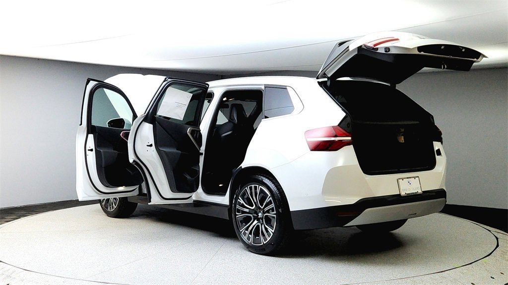 Used 2025 BMW X3 xDrive30i w/ Premium Package image 5