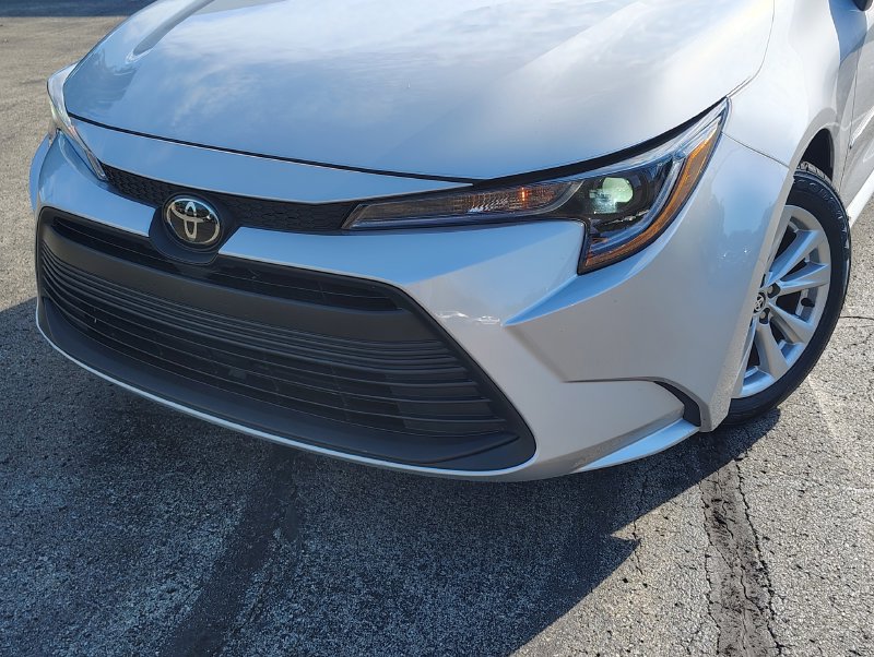 Used 2025 Toyota Corolla LE w/ LE Premium Package FWD image 3