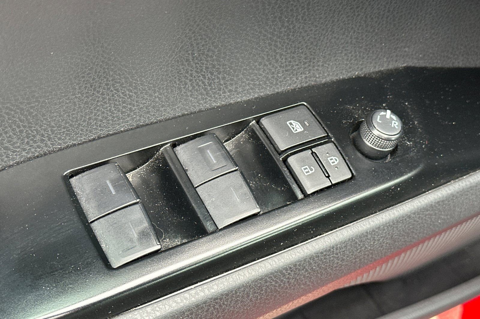 Used 2025 Toyota Camry LE image 12