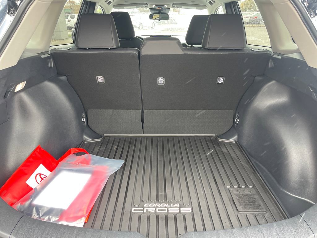 Certified 2024 Toyota Corolla Cross LE image 22