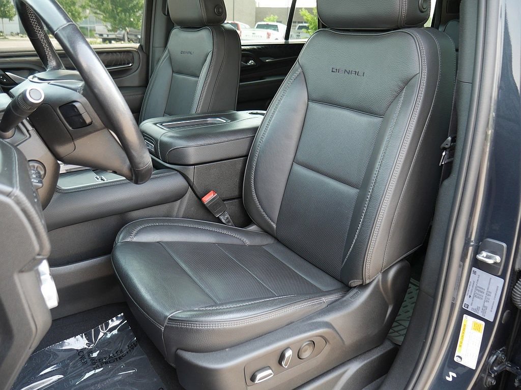Used 2022 GMC Yukon Denali w/ Max Trailering Package AWD/4WD image 14