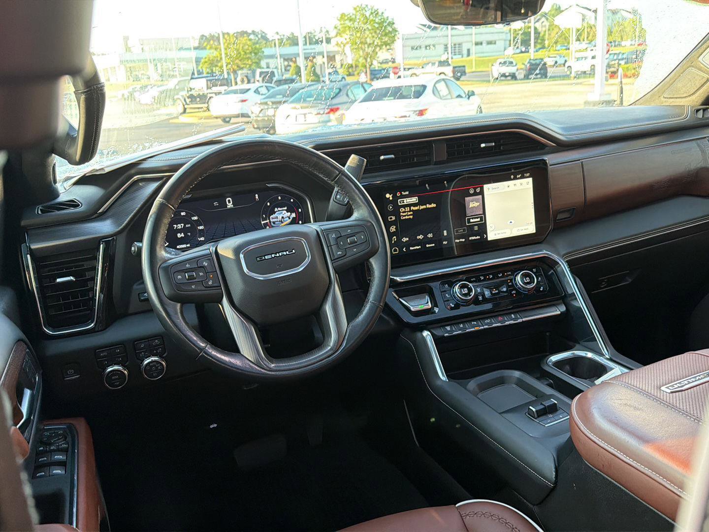 Used 2024 GMC Sierra 3500 Denali Ultimate AWD/4WD image 19