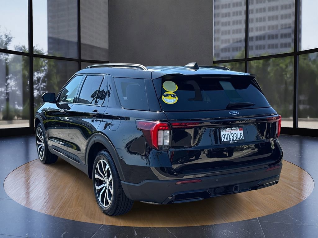 Used 2025 Ford Explorer ST-Line w/ Premium Package image 4