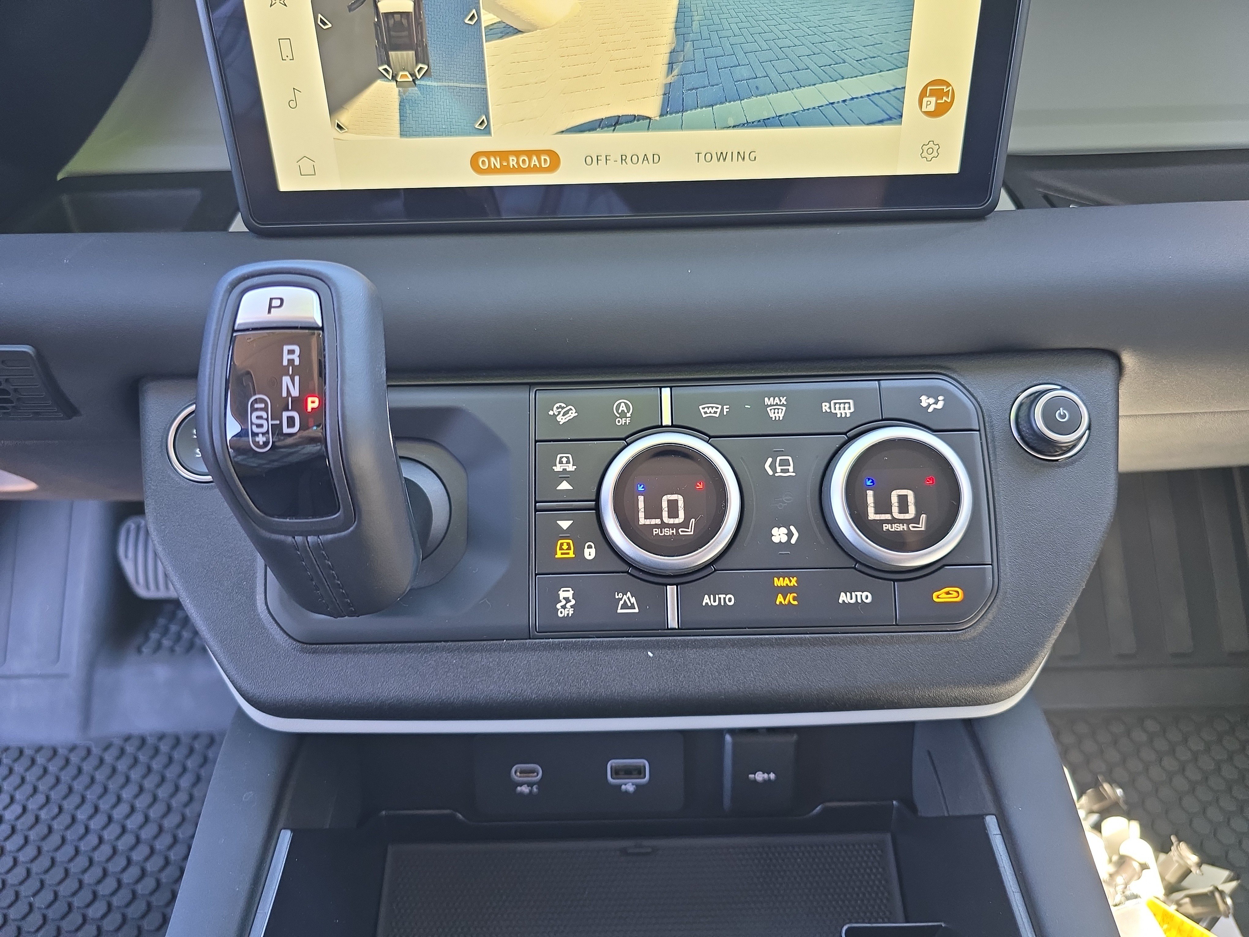 Certified 2024 Land Rover Defender 110 SE AWD/4WD image 28