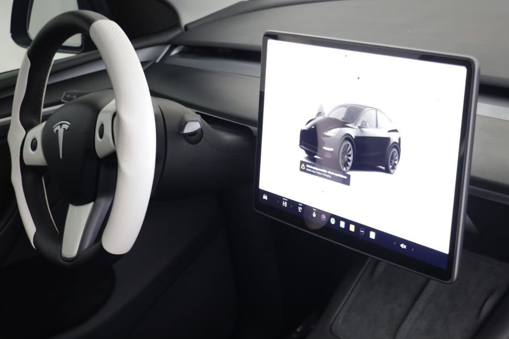 Used 2024 Tesla Model Y Long Range image 20