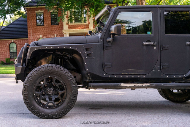 Used 2017 Jeep Wrangler Unlimited Rubicon w/ Connectivity Group AWD/4WD image 4