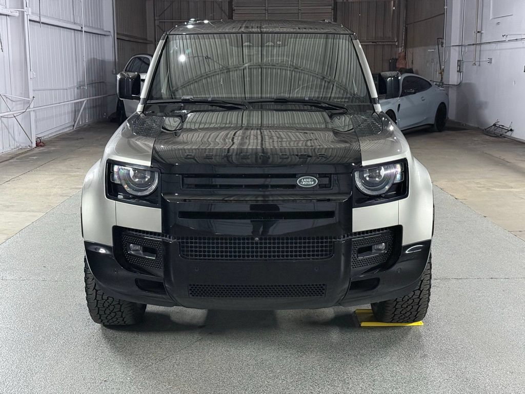 Used 2023 Land Rover Defender 110 X AWD/4WD image 2