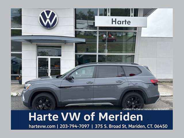 Certified 2026 Volkswagen Atlas Peak Edition AWD/4WD image 1