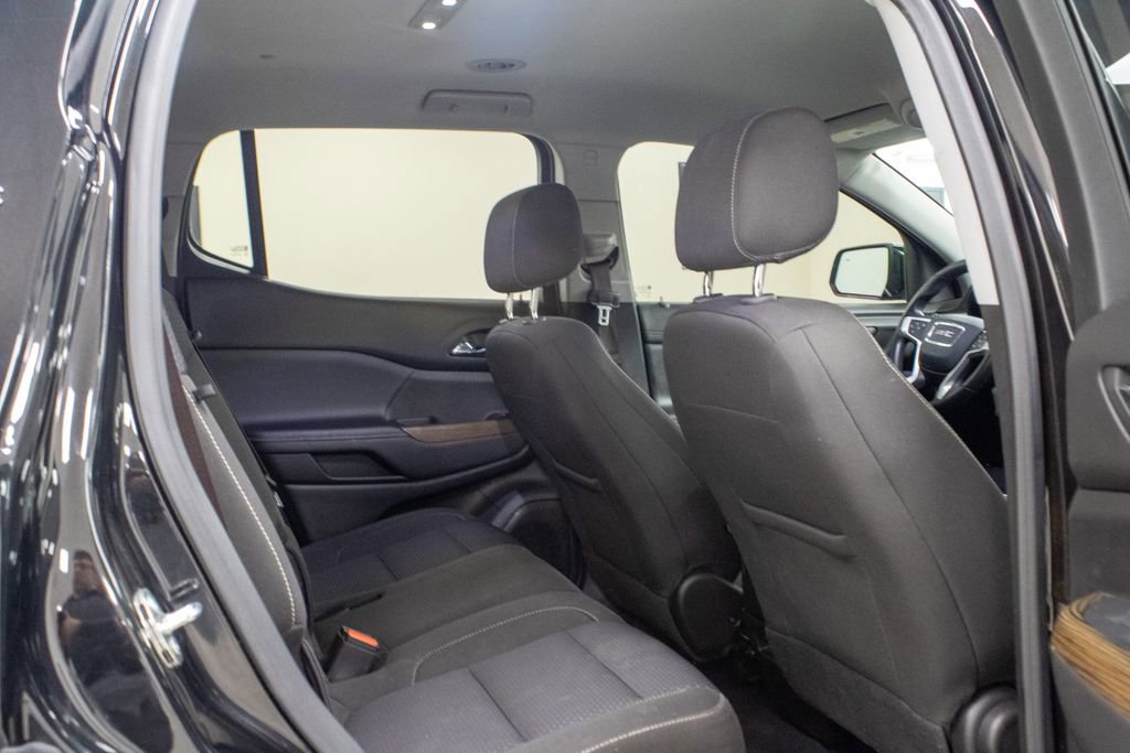 Used 2023 GMC Acadia SLE image 16