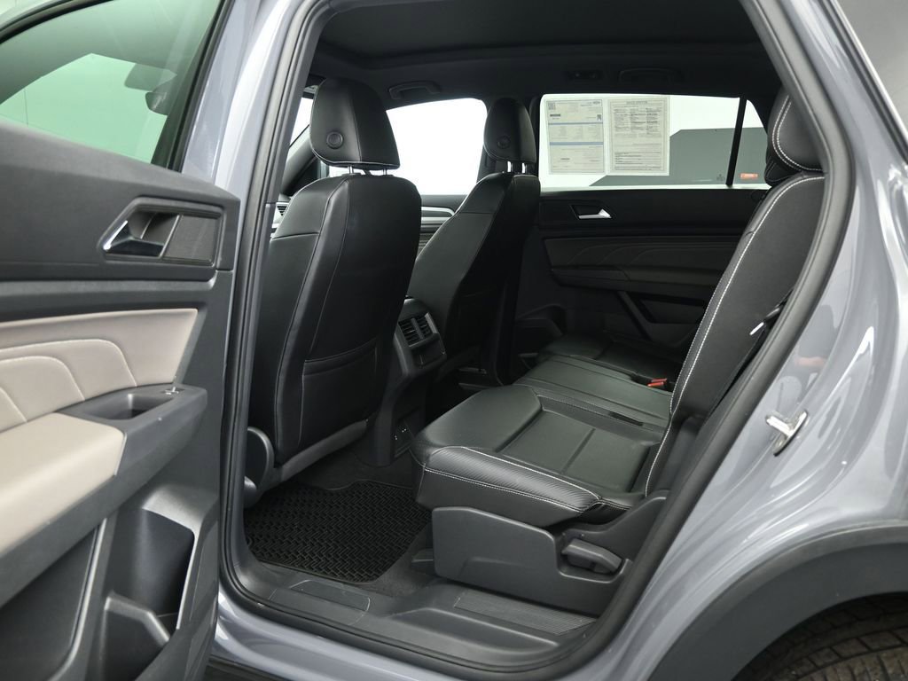 Used 2021 Volkswagen Atlas Cross Sport SE image 18