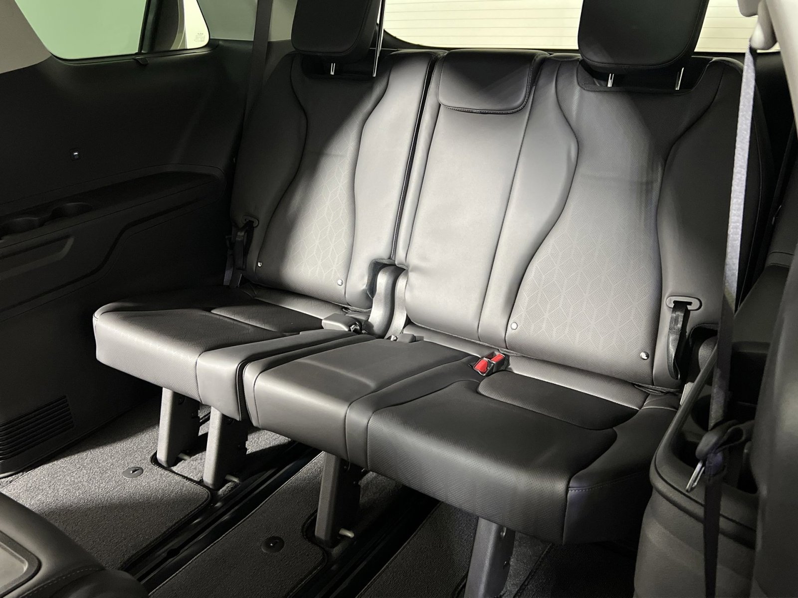 New 2026 Kia Carnival SX w/ SX Dark Edition Package image 24