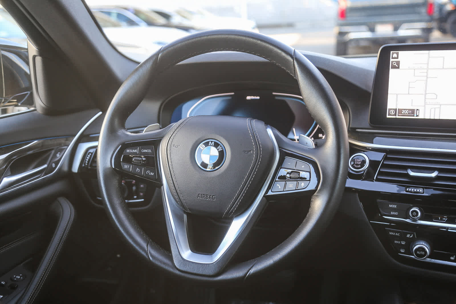 Certified 2023 BMW 530e w/ Convenience Package image 12