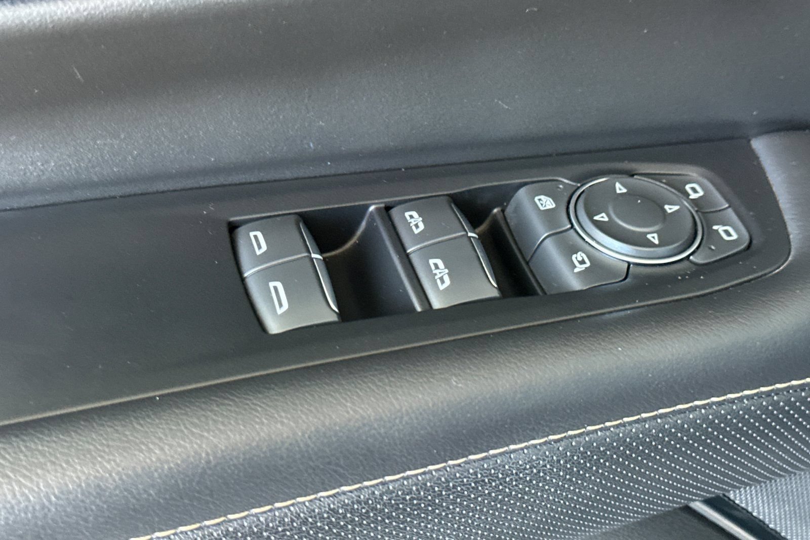 Certified 2025 Chevrolet Tahoe Premier AWD/4WD image 12