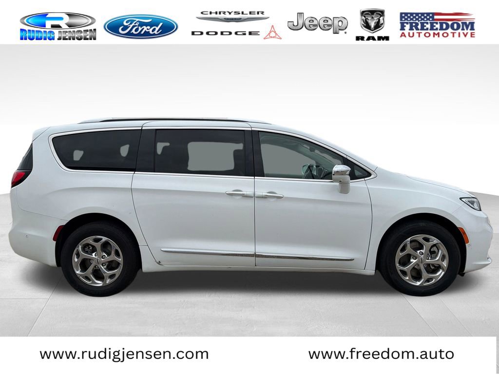 Used 2021 Chrysler Pacifica Limited w/ Premium & Safety Sphere Group AWD/4WD image 6