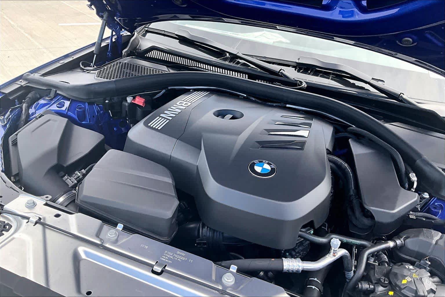 Used 2026 BMW 330i Sedan w/ M Sport Package RWD image 31