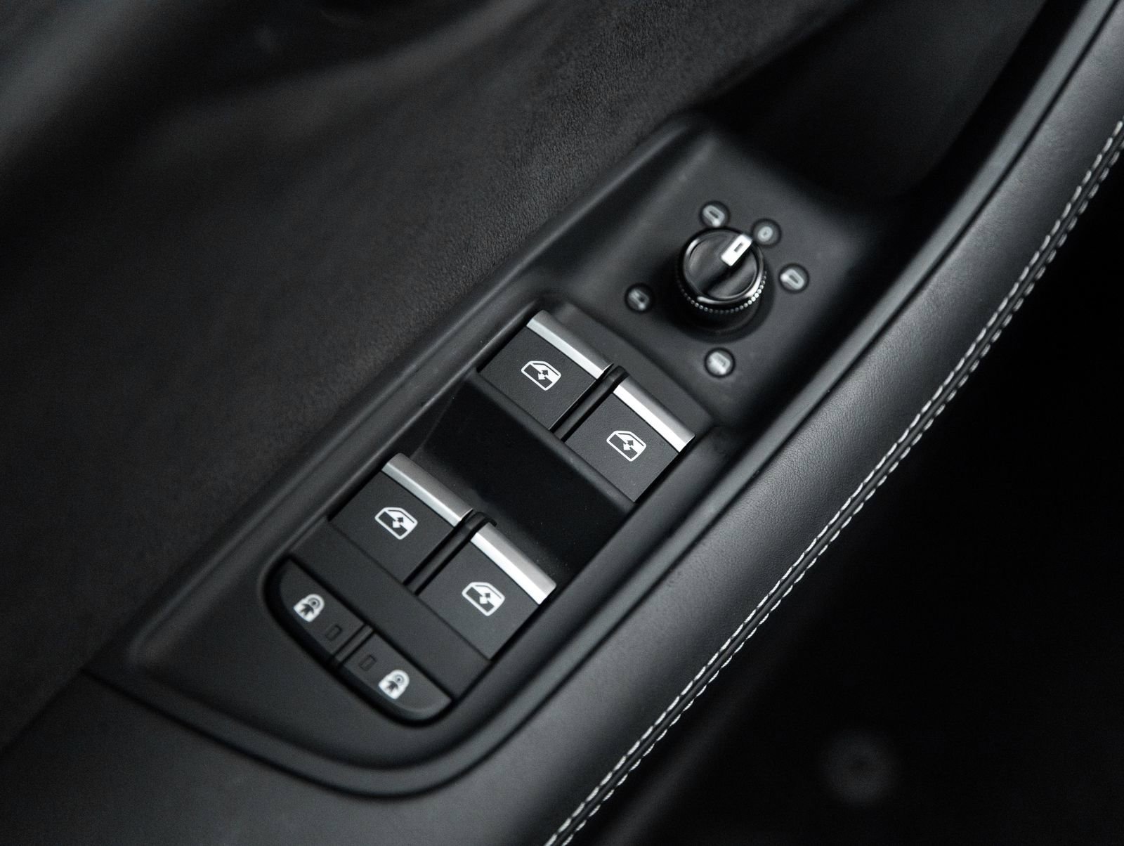 Used 2023 Audi SQ8 Prestige w/ Prestige Package AWD/4WD image 19