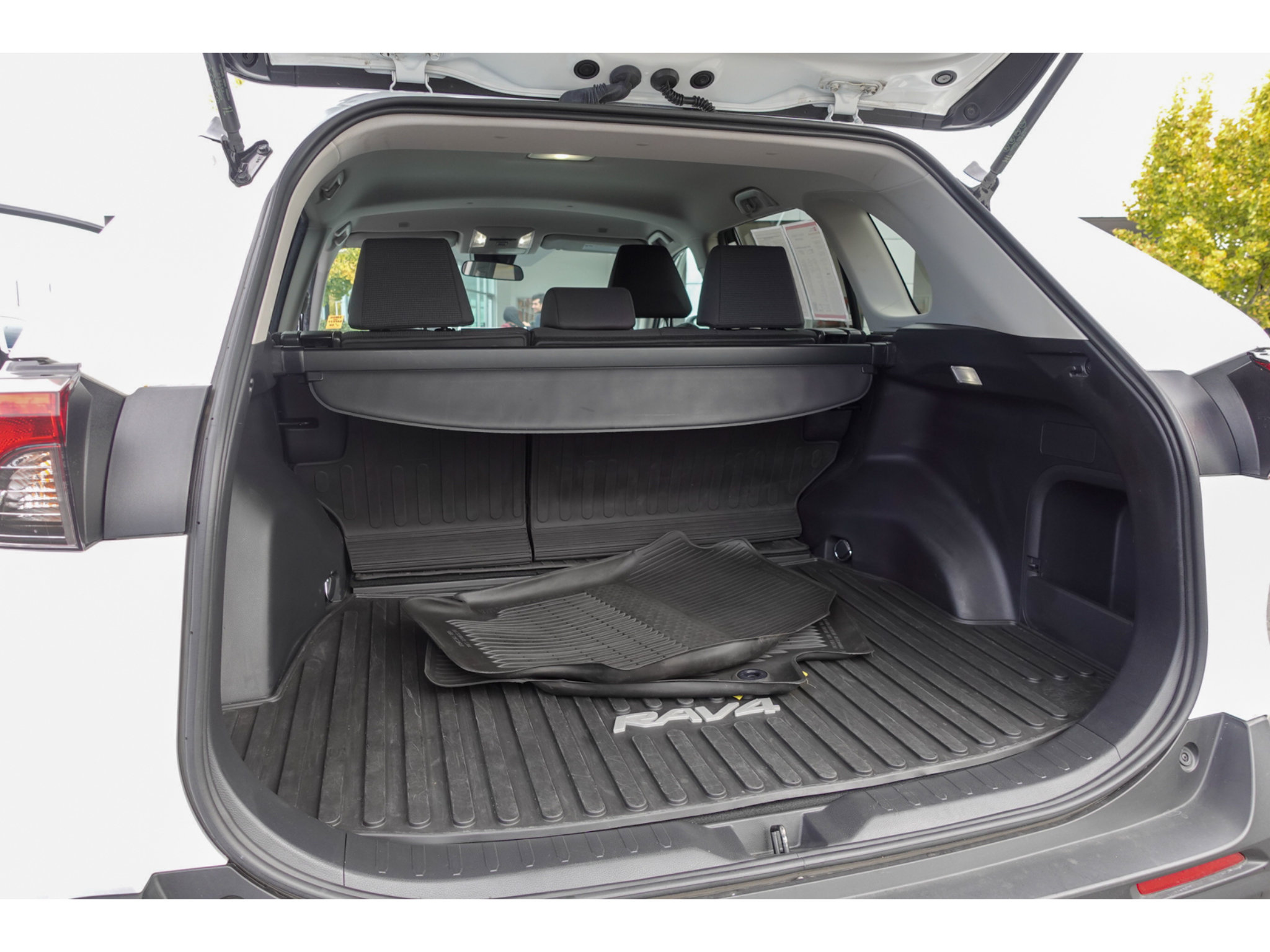 Certified 2024 Toyota RAV4 LE AWD/4WD image 22