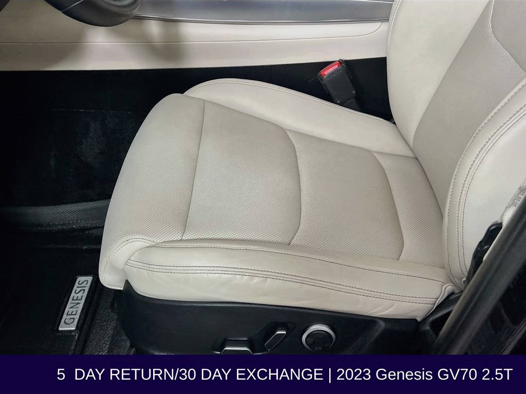 Used 2023 Genesis GV70 2.5T w/ Select Package AWD/4WD image 26