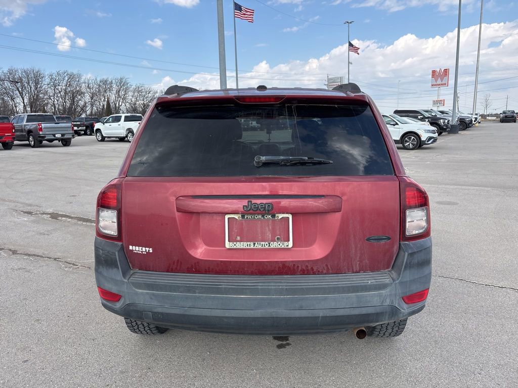 Used 2016 Jeep Compass Latitude image 4