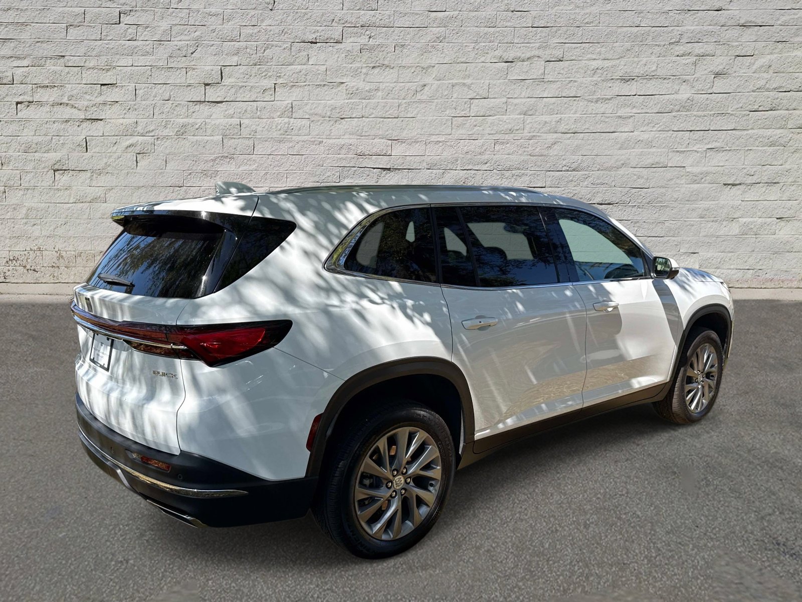 Used 2025 Buick Enclave Preferred FWD image 5