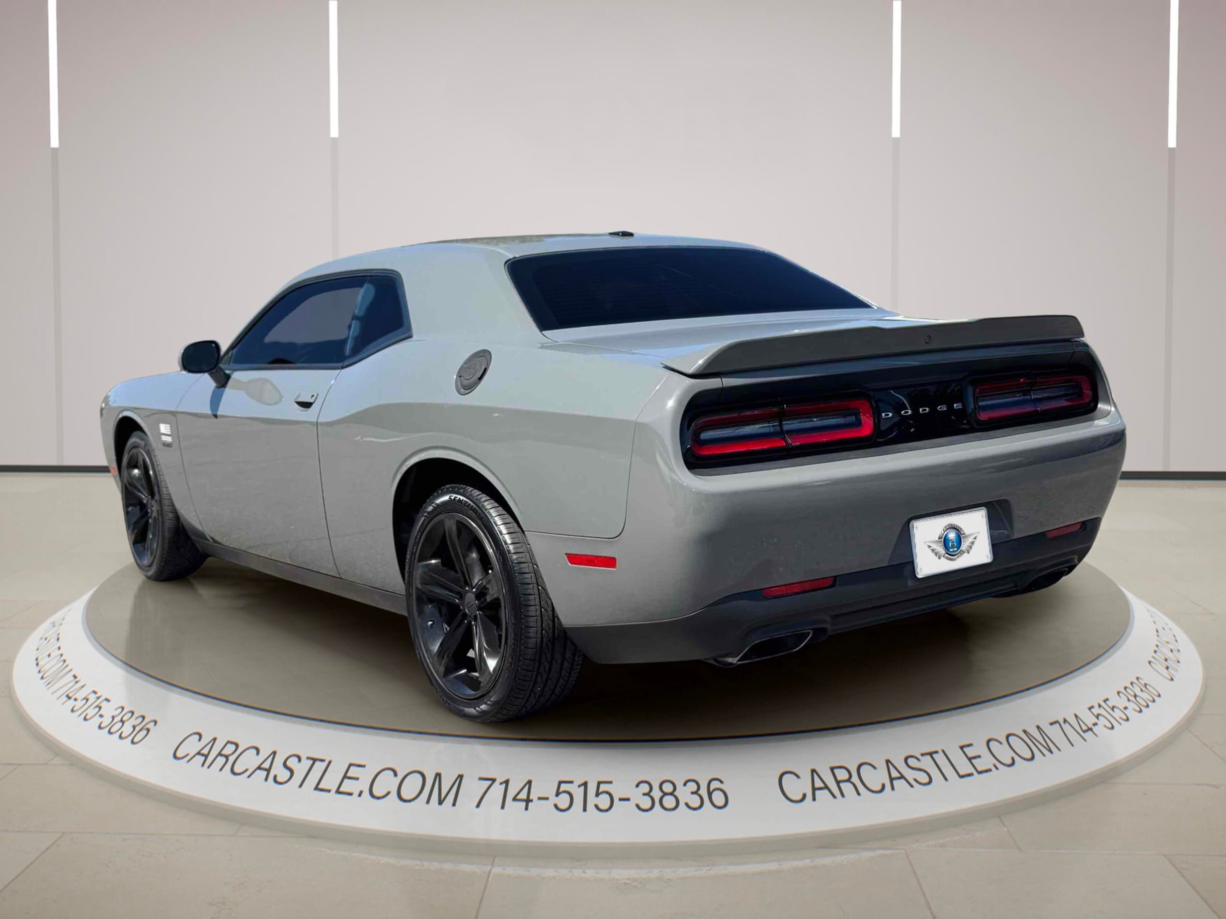 Used 2018 Dodge Challenger R/T RWD image 3