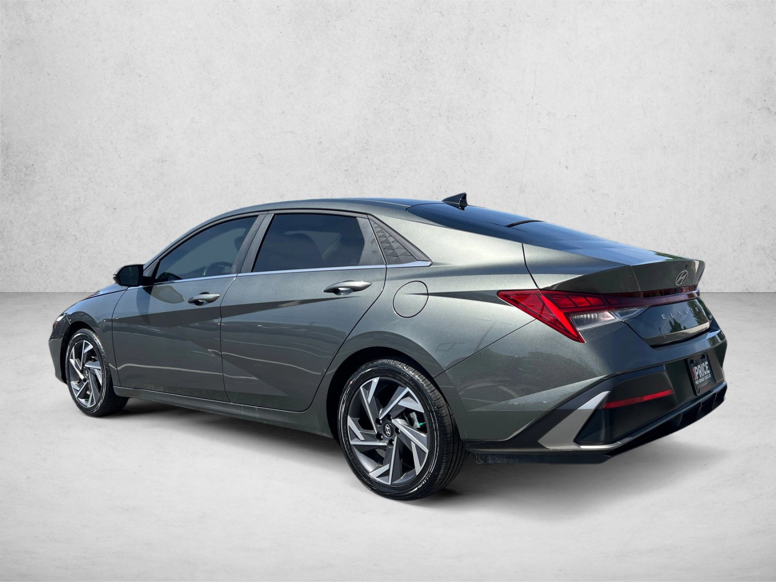 Used 2025 Hyundai Elantra Limited FWD image 7