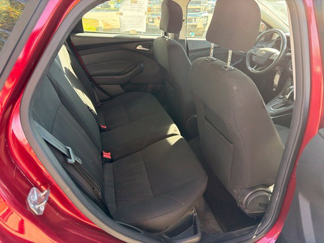 Used 2017 Ford Focus SE w/ Cold Weather Package FWD image 16