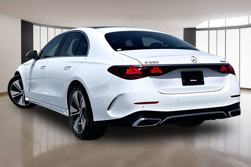 Used 2025 Mercedes-Benz E 350 4MATIC Sedan image 4