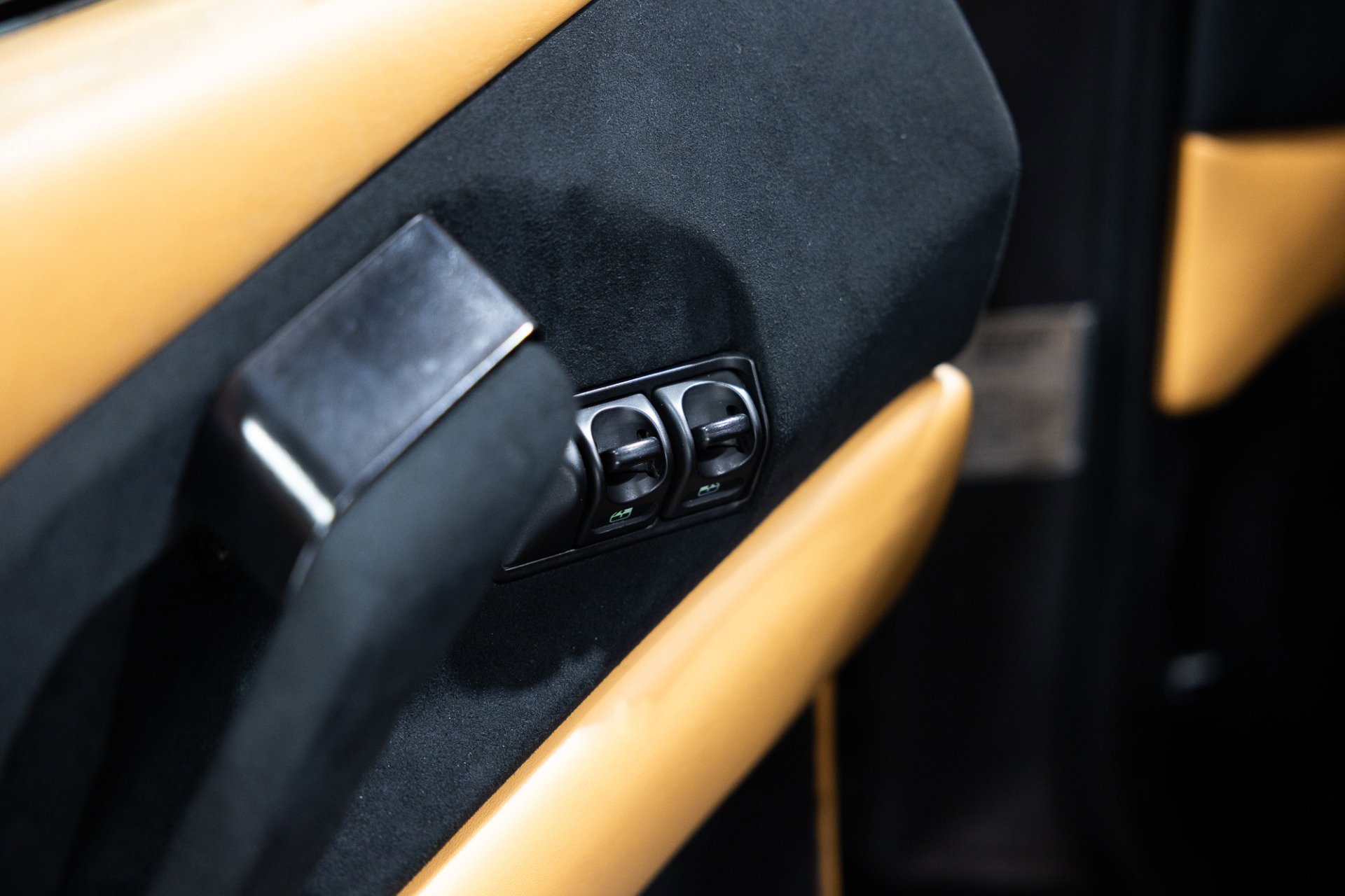 Used 1995 Ferrari F355 Berlinetta image 19